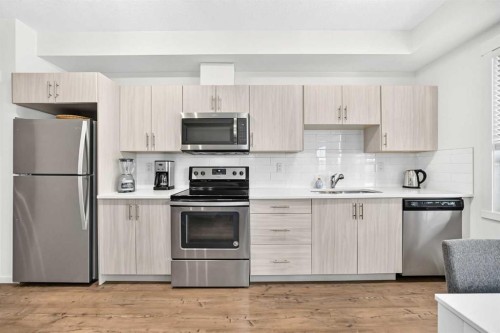 4207-215 Legacy Boulevard Se, Calgary, AB - Indoor Photo Showing Kitchen