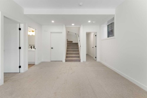 118-2230 81St Street Sw, Calgary, AB - Indoor Photo Showing Other Room