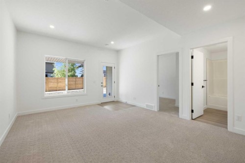 118-2230 81St Street Sw, Calgary, AB - Indoor Photo Showing Other Room
