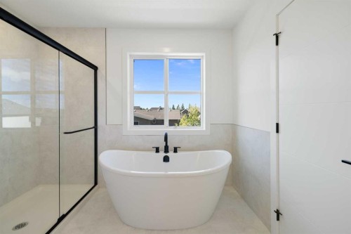 118-2230 81St Street Sw, Calgary, AB - Indoor Photo Showing Bathroom