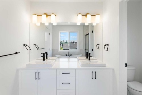 118-2230 81St Street Sw, Calgary, AB - Indoor Photo Showing Bathroom