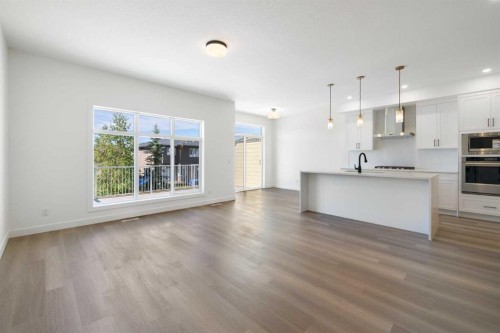 118-2230 81St Street Sw, Calgary, AB - Indoor Photo Showing Other Room