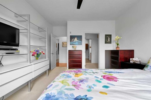 2105-10221 Tuscany Boulevard Nw, Calgary, AB - Indoor Photo Showing Bedroom