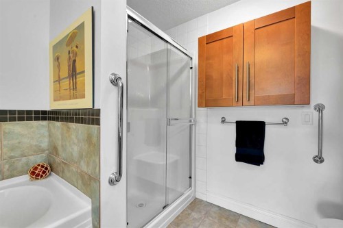 2105-10221 Tuscany Boulevard Nw, Calgary, AB - Indoor Photo Showing Bathroom