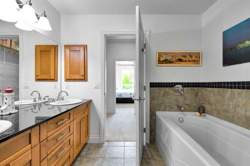 2105-10221 Tuscany Boulevard Nw, Calgary, AB - Indoor Photo Showing Bathroom