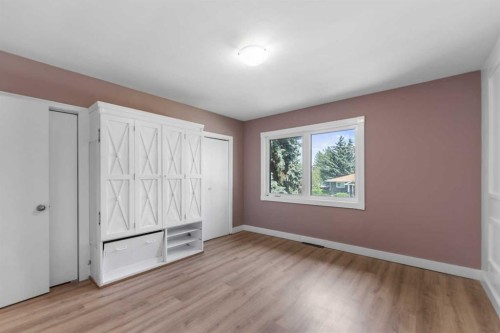 5923 Thorncliffe Drive Nw, Calgary, AB - Indoor Photo Showing Other Room