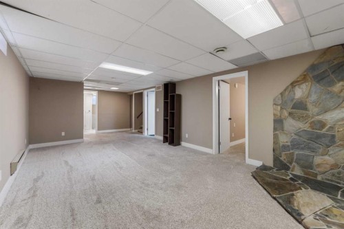 5923 Thorncliffe Drive Nw, Calgary, AB - Indoor