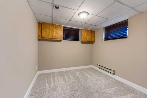 5923 Thorncliffe Drive Nw, Calgary, AB - Indoor Photo Showing Other Room