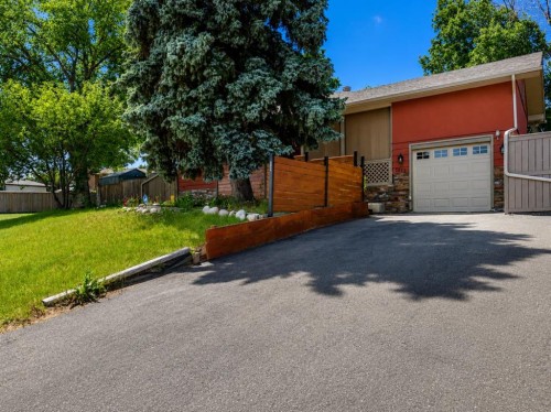 5923 Thorncliffe Drive Nw, Calgary, AB - Outdoor