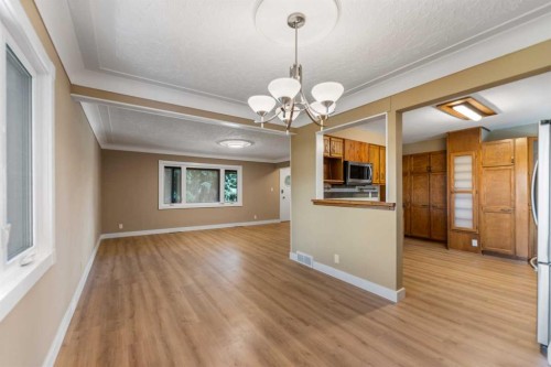 5923 Thorncliffe Drive Nw, Calgary, AB - Indoor