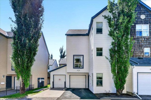 137 Bridlewood Lane Sw, Calgary, AB - Outdoor