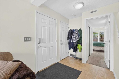 137 Bridlewood Lane Sw, Calgary, AB - Indoor