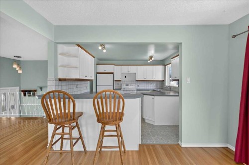 7727 Bowcliffe Crescent Nw, Calgary, AB - Indoor