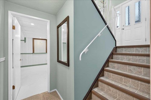 7727 Bowcliffe Crescent Nw, Calgary, AB - Indoor Photo Showing Other Room