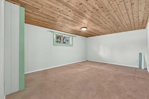 7727 Bowcliffe Crescent Nw, Calgary, AB - Indoor Photo Showing Other Room