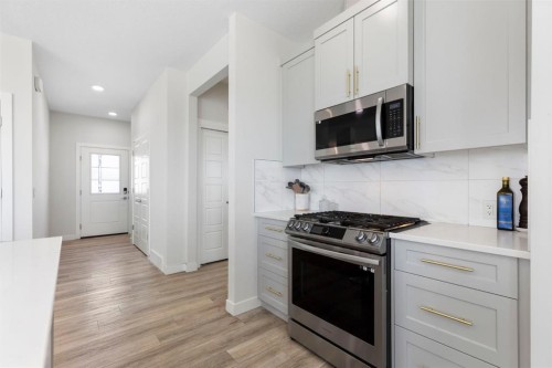 183 Brander Avenue, Langdon, AB - Indoor Photo Showing Kitchen