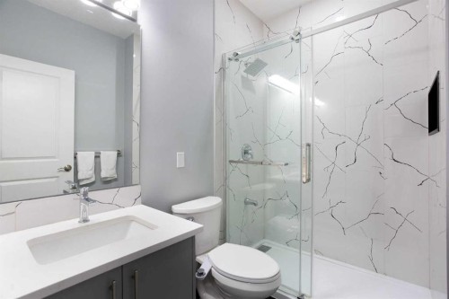 1925 Luxstone Park Sw, Airdrie, AB - Indoor Photo Showing Bathroom