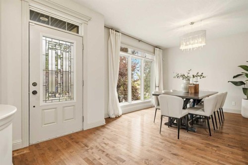 4221 17 Street Sw, Calgary, AB - Indoor Photo Showing Dining Room