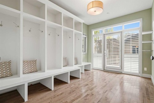 4221 17 Street Sw, Calgary, AB - Indoor Photo Showing Other Room