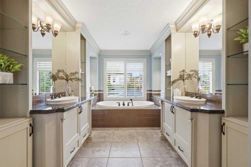4221 17 Street Sw, Calgary, AB - Indoor Photo Showing Bathroom