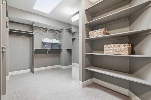 4221 17 Street Sw, Calgary, AB - Indoor With Storage
