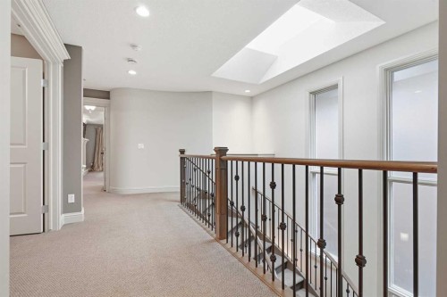 4221 17 Street Sw, Calgary, AB - Indoor Photo Showing Other Room