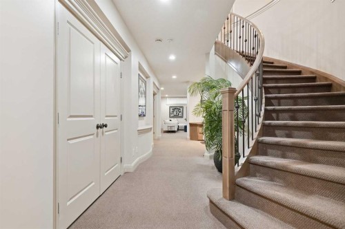 4221 17 Street Sw, Calgary, AB - Indoor Photo Showing Other Room