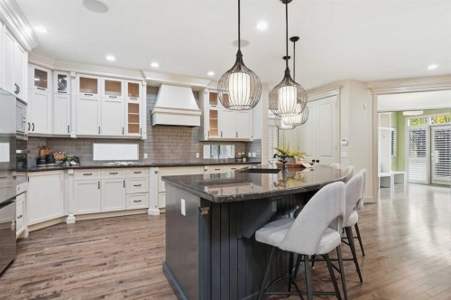 4221 17 Street Sw, Calgary, AB - Indoor Photo Showing Kitchen With Upgraded Kitchen