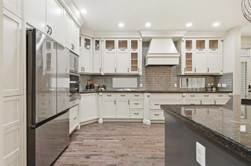 4221 17 Street Sw, Calgary, AB - Indoor Photo Showing Kitchen With Upgraded Kitchen