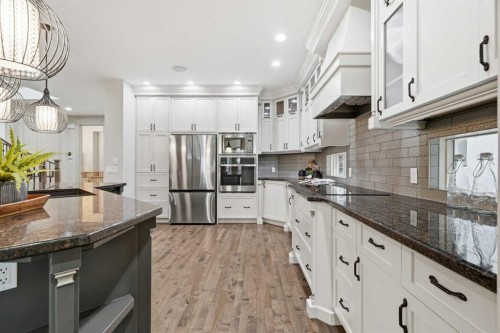 4221 17 Street Sw, Calgary, AB - Indoor Photo Showing Kitchen With Upgraded Kitchen