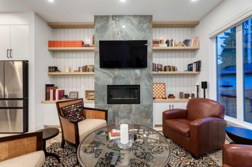 3719 2 Avenue Sw, Calgary, AB - Indoor Photo Showing Living Room With Fireplace