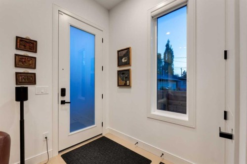 3719 2 Avenue Sw, Calgary, AB - Indoor Photo Showing Other Room