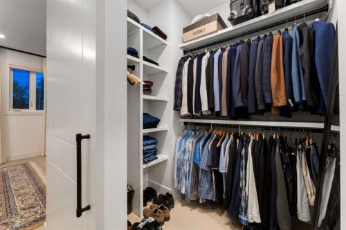 3719 2 Avenue Sw, Calgary, AB - Indoor With Storage