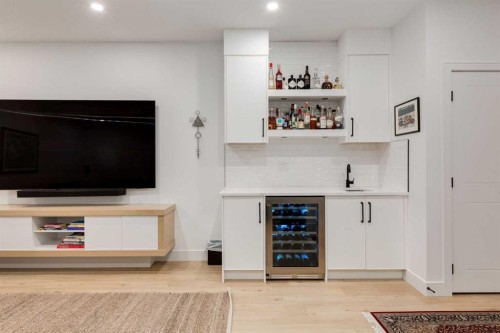 3719 2 Avenue Sw, Calgary, AB - Indoor