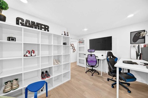 10909 Hidden Valley Drive Nw, Calgary, AB - Indoor Photo Showing Office