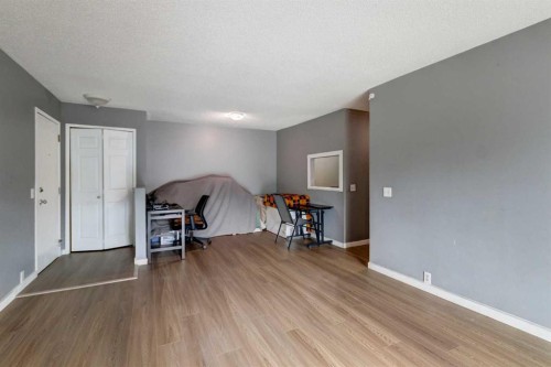 324-10120 Brookpark Boulevard Sw, Calgary, AB - Indoor Photo Showing Other Room
