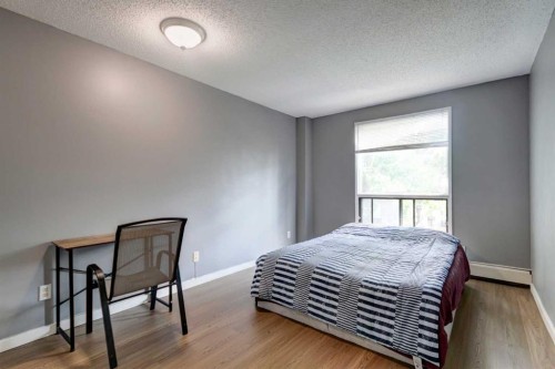 324-10120 Brookpark Boulevard Sw, Calgary, AB - Indoor Photo Showing Bedroom