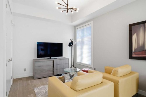 301-105 Lebel Crescent Nw, Calgary, AB - Indoor