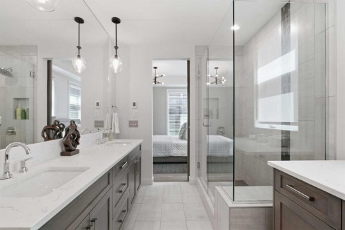 301-105 Lebel Crescent Nw, Calgary, AB - Indoor Photo Showing Bathroom