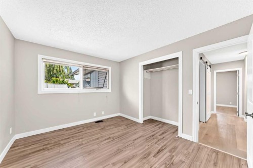 114 Midcrest Crescent Se, Calgary, AB 