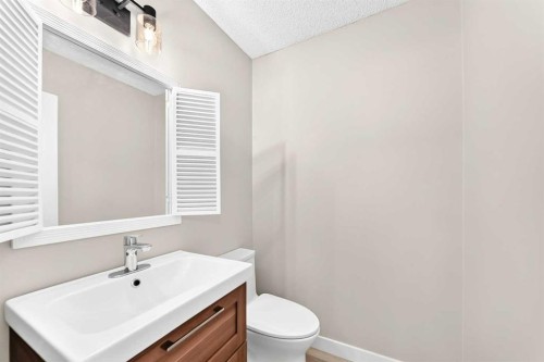 114 Midcrest Crescent Se, Calgary, AB 