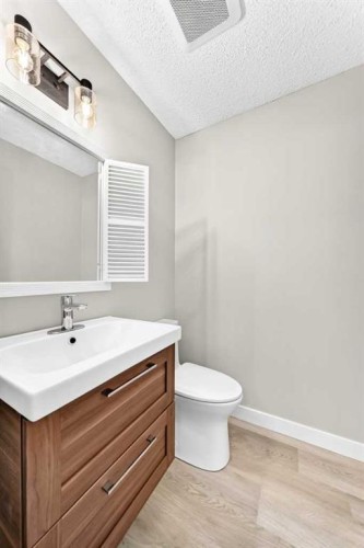 114 Midcrest Crescent Se, Calgary, AB 
