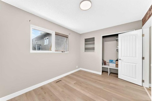 114 Midcrest Crescent Se, Calgary, AB 