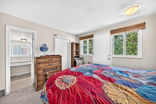 1926 28 Avenue Sw, Calgary, AB - Indoor Photo Showing Bedroom