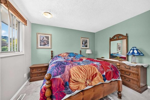 1926 28 Avenue Sw, Calgary, AB - Indoor Photo Showing Bedroom