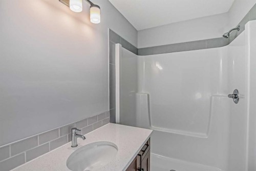 55 Agate Road, Cochrane, AB - Indoor Photo Showing Bathroom