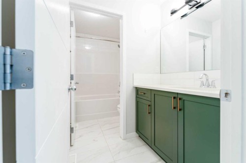 16 West Grove Link Sw, Calgary, AB - Indoor Photo Showing Bathroom