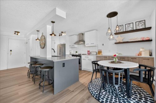902-1330 15 Avenue Sw, Calgary, AB - Indoor Photo Showing Dining Room
