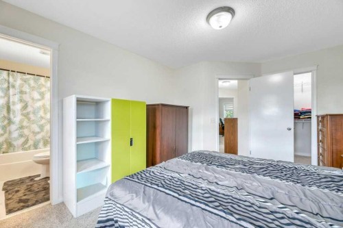 175 Prestwick Villas Se, Calgary, AB - Indoor Photo Showing Bedroom