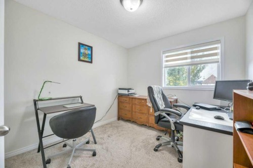 175 Prestwick Villas Se, Calgary, AB - Indoor Photo Showing Office